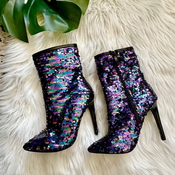 ❤️ Gorgeous Sequin Boots - Picture 3 of 11
